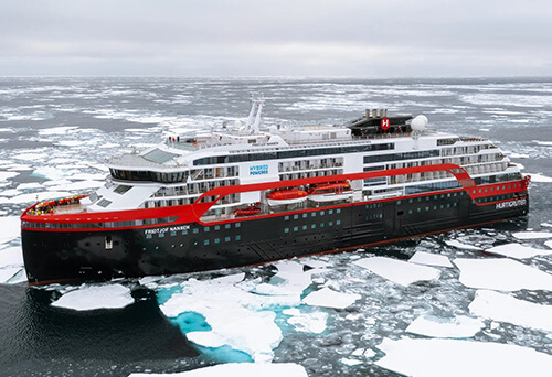 MS Fridtjof Nansen - Deuxième navire hybride d’expédition de Hurtigruten, une croisière polaire durable.